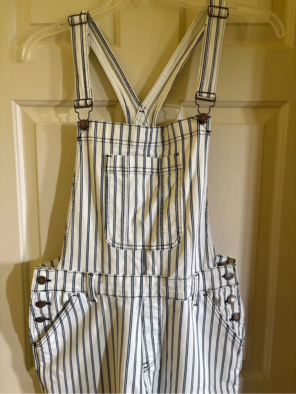 NWT Judy Blue Size 1x Striped White & Blue Painter Overalls *small call out